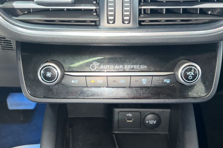Used Ford Focus 2021 EcoBoost 180 Automatic Hunter Edition Audio And AC Panel