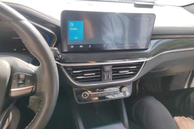 Used Ford Focus 2021 Hatchback EcoBoost 180 Automatic Titanium Edition Audio And AC Panel