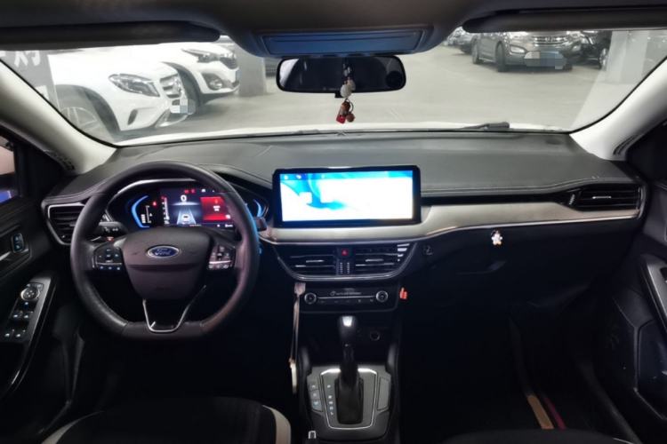 Used Ford Focus 2021 Sedan 1.5L Automatic Sharp Edition Center Console