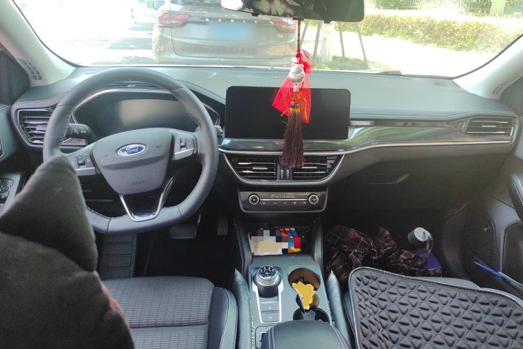 Used Ford Focus 2021 Hatchback EcoBoost 180 Automatic Titanium Edition Center Console