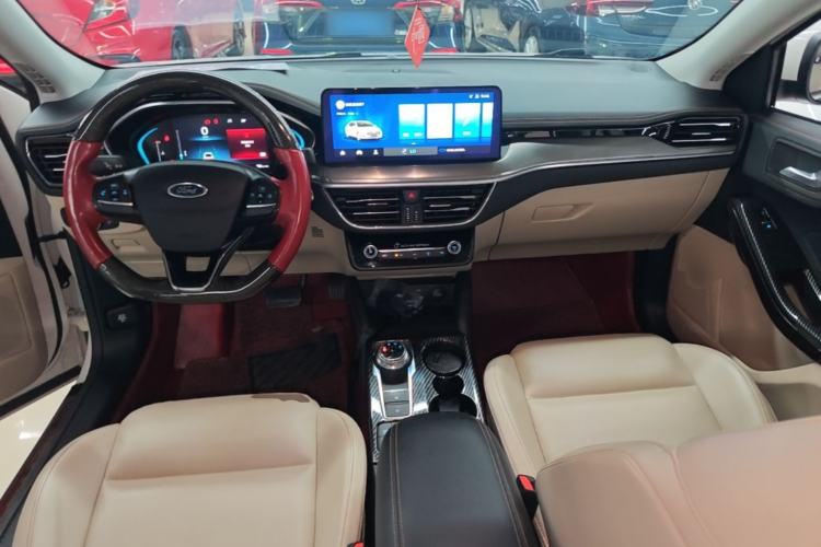 Used Ford Focus 2021 Sedan EcoBoost 180 Automatic Trendy Model Center Console