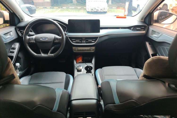 Used Ford Focus 2021 EcoBoost 180 Automatic Hunter Edition Center Console