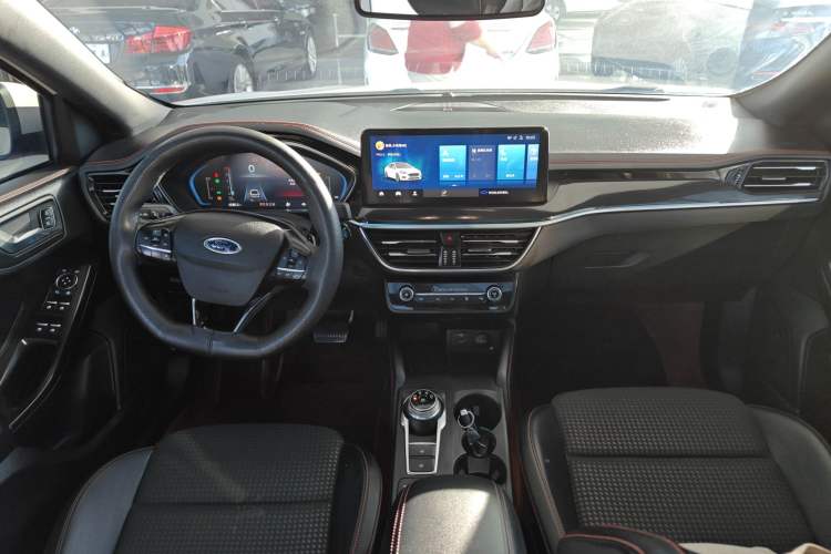 Used Ford Focus 2021 Sedan EcoBoost 180 Automatic ST Line Center Console