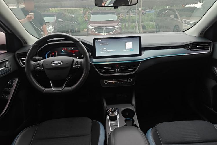 Used Ford Focus 2021 EcoBoost 180 Automatic Hunter Edition Center Console