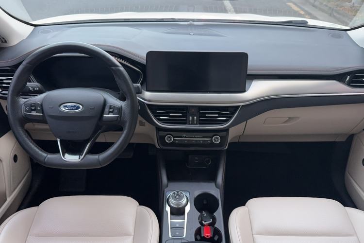 Used Ford Focus 2021 Sedan EcoBoost 180 Automatic Trendy Model Center Console