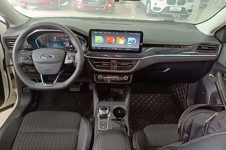 Used Ford Focus 2021 Hatchback EcoBoost 180 Automatic Titanium Edition Center Console