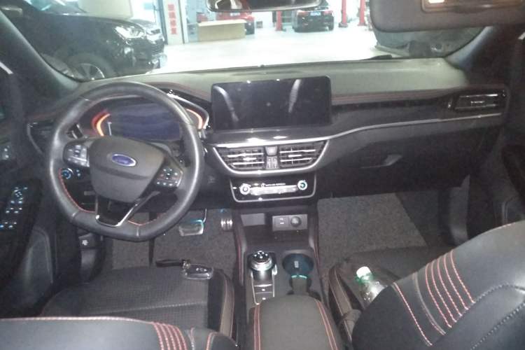 Used Ford Focus 2021 Hatchback EcoBoost 180 Automatic ST Line Center Console