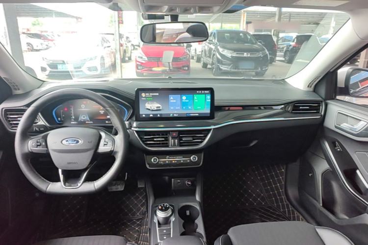 Used Ford Focus 2021 Hatchback EcoBoost 180 Automatic Titanium Edition Center Console