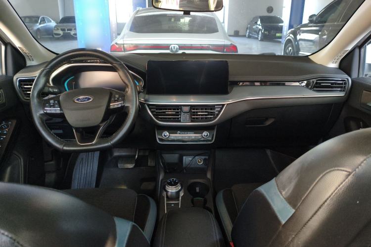 Used Ford Focus 2021 EcoBoost 180 Automatic Hunter Edition Center Console
