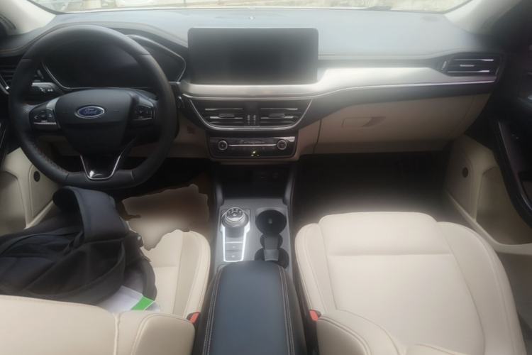 Used Ford Focus 2021 Sedan EcoBoost 180 Automatic Trendy Model Center Console