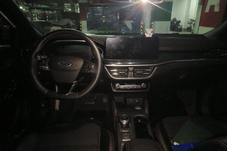 Used Ford Focus 2021 Sedan EcoBoost 180 Automatic ST Line Center Console