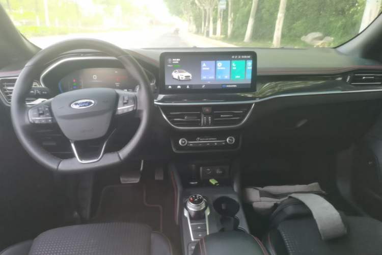 Used Ford Focus 2021 Hatchback EcoBoost 180 Automatic ST Line Center Console