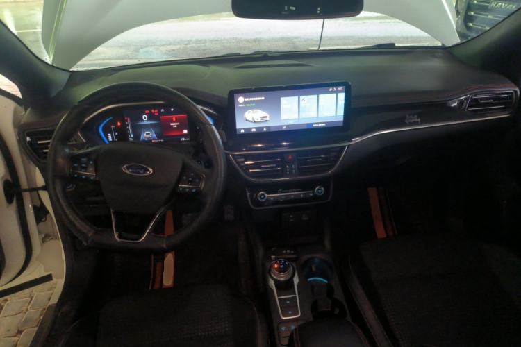 Used Ford Focus 2021 Sedan EcoBoost 180 Automatic ST Line Center Console