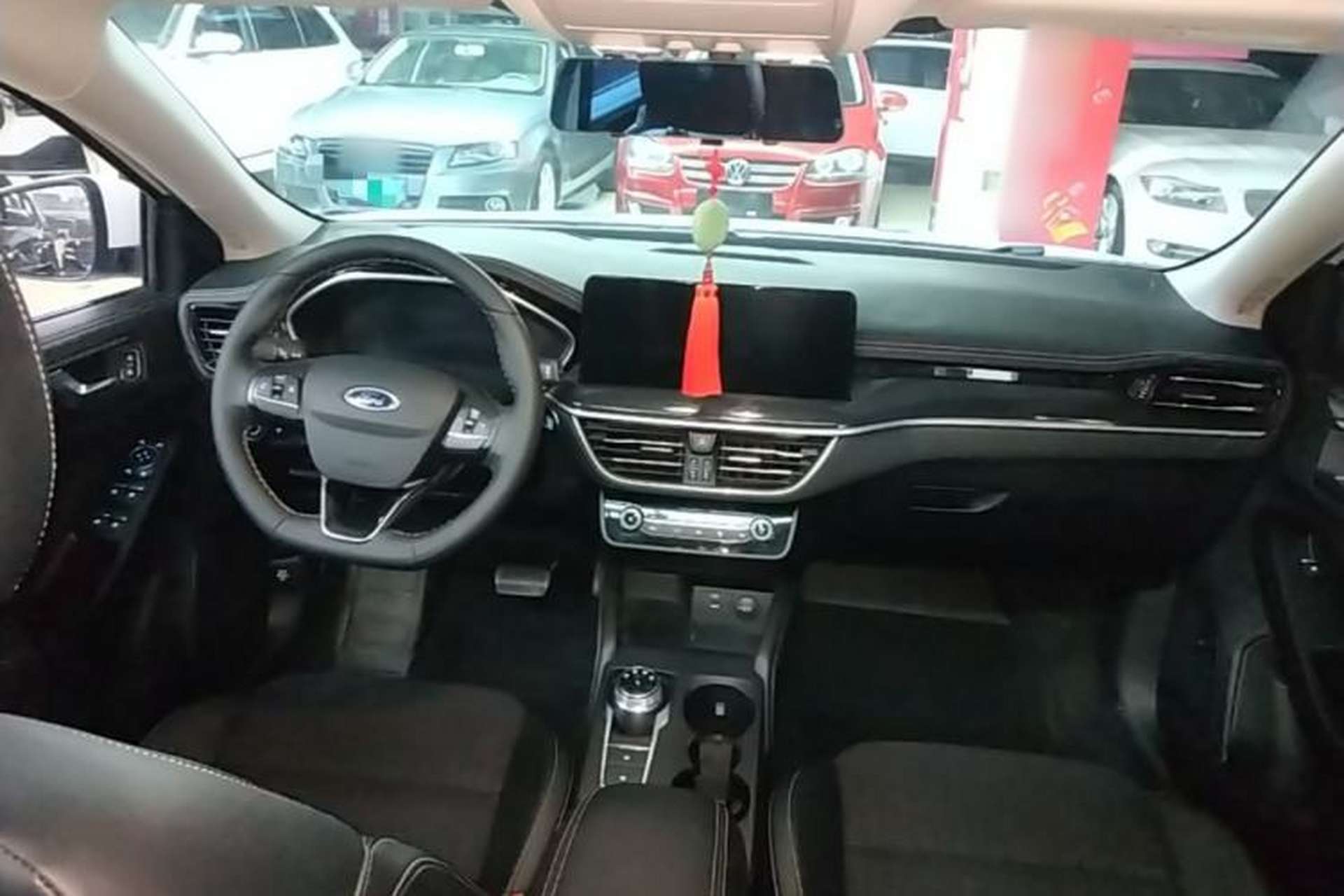 Used Ford Focus 2021 Hatchback EcoBoost 180 Automatic Titanium Edition Center Console