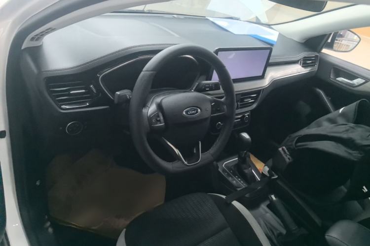 Used Ford Focus 2021 Sedan 1.5L Automatic Sharp Edition Center Console