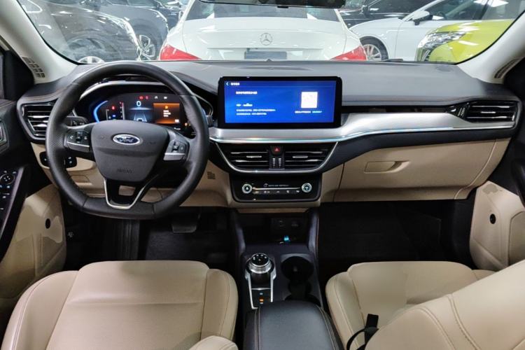 Used Ford Focus 2021 Sedan EcoBoost 180 Automatic Trendy Model Center Console