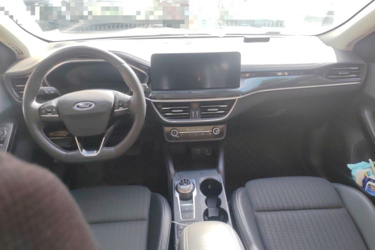 Used Ford Focus 2021 Hatchback EcoBoost 180 Automatic Titanium Edition Center Console