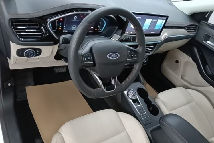 Used Ford Focus 2021 Sedan EcoBoost 180 Automatic Trendy Model Center Console