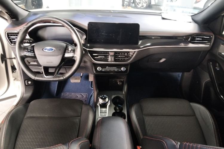 Used Ford Focus 2021 Sedan EcoBoost 180 Automatic ST Line Center Console