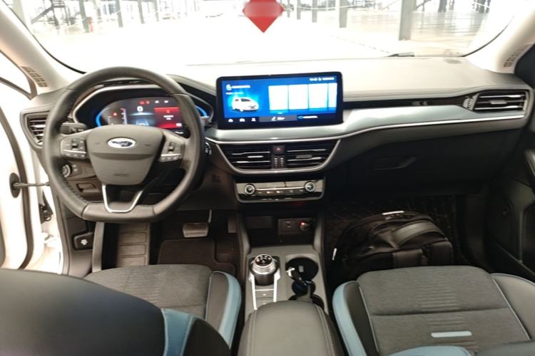 Used Ford Focus 2021 EcoBoost 180 Automatic Hunter Edition Center Console
