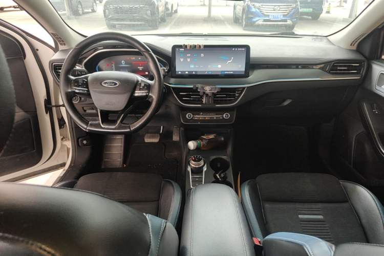 Used Ford Focus 2021 EcoBoost 180 Automatic Hunter Edition Center Console