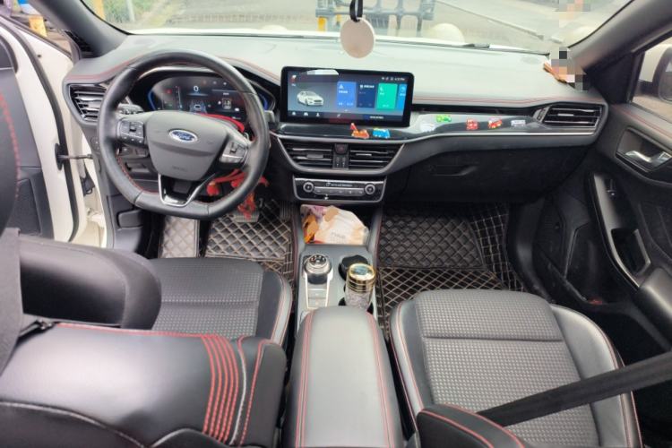 Used Ford Focus 2021 Sedan EcoBoost 180 Automatic ST Line Center Console