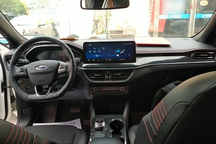 Used Ford Focus 2021 Sedan EcoBoost 180 Automatic ST Line Center Console