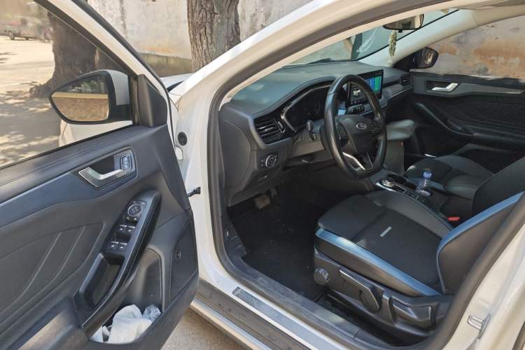 Used Ford Focus 2021 EcoBoost 180 Automatic Hunter Edition Driver Seat