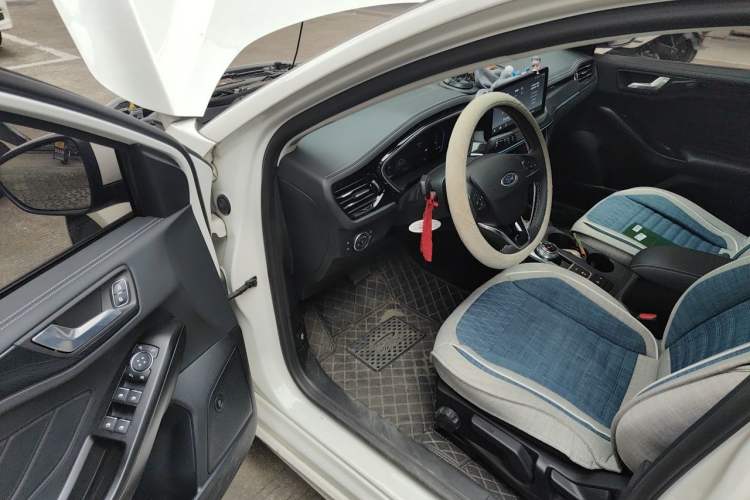 Used Ford Focus 2021 Hatchback EcoBoost 180 Automatic Titanium Edition Driver Seat