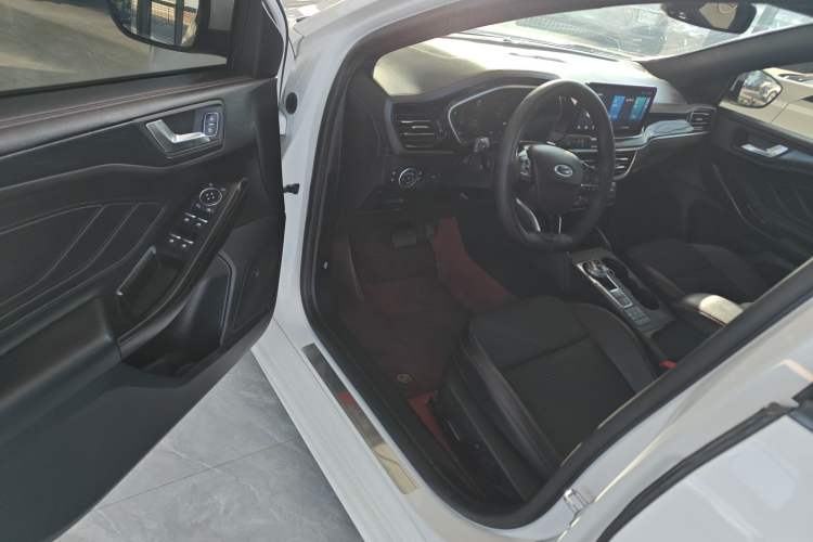 Used Ford Focus 2021 Sedan EcoBoost 180 Automatic ST Line Driver Seat