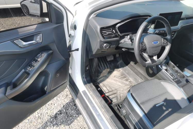 Used Ford Focus 2021 EcoBoost 180 Automatic Hunter Edition Driver Seat