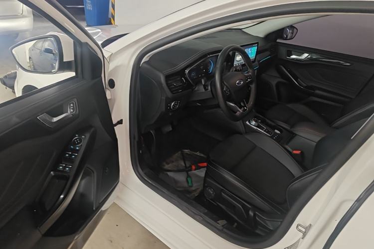 Used Ford Focus 2021 Hatchback EcoBoost 180 Automatic Titanium Edition Driver Seat