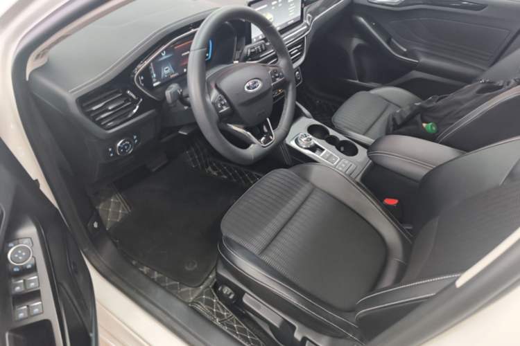 Used Ford Focus 2021 Hatchback EcoBoost 180 Automatic Titanium Edition Driver Seat