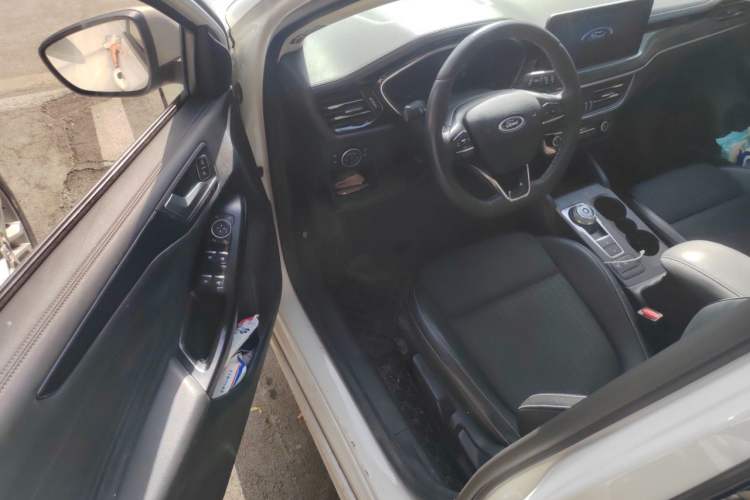Used Ford Focus 2021 Hatchback EcoBoost 180 Automatic Titanium Edition Driver Seat