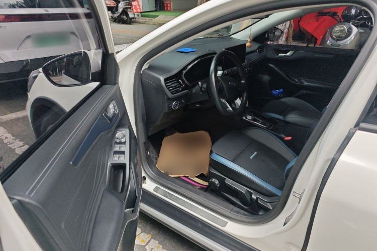 Used Ford Focus 2021 EcoBoost 180 Automatic Hunter Edition Driver Seat