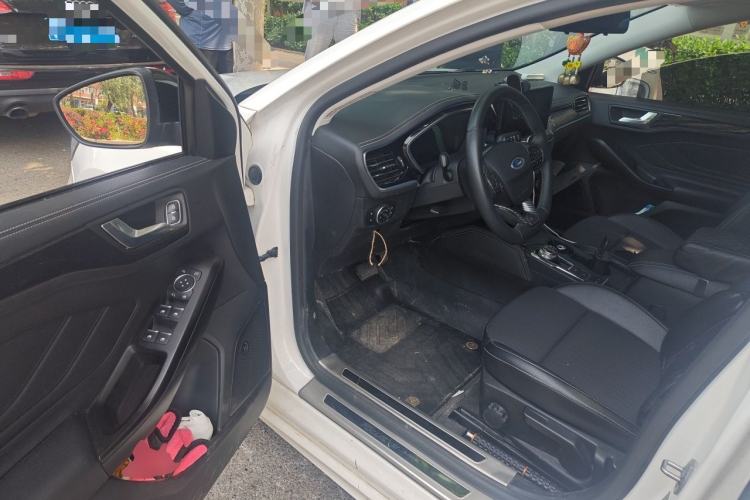 Used Ford Focus 2021 Hatchback EcoBoost 180 Automatic Titanium Edition Driver Seat