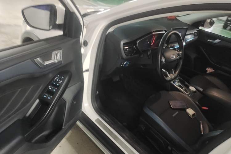 Used Ford Focus 2021 EcoBoost 180 Automatic Hunter Edition Driver Seat