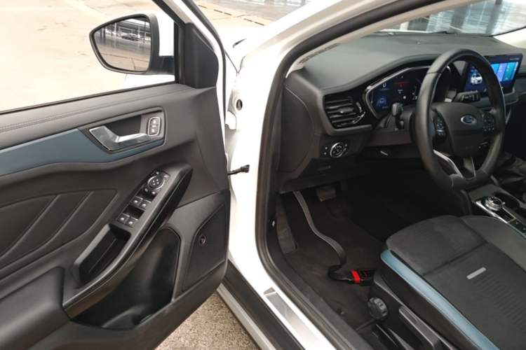 Used Ford Focus 2021 EcoBoost 180 Automatic Hunter Edition Driver Seat