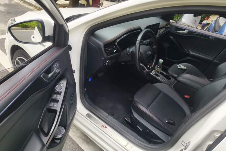 Used Ford Focus 2021 Sedan EcoBoost 180 Automatic ST Line Driver Seat