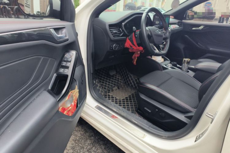 Used Ford Focus 2021 Sedan EcoBoost 180 Automatic ST Line Driver Seat