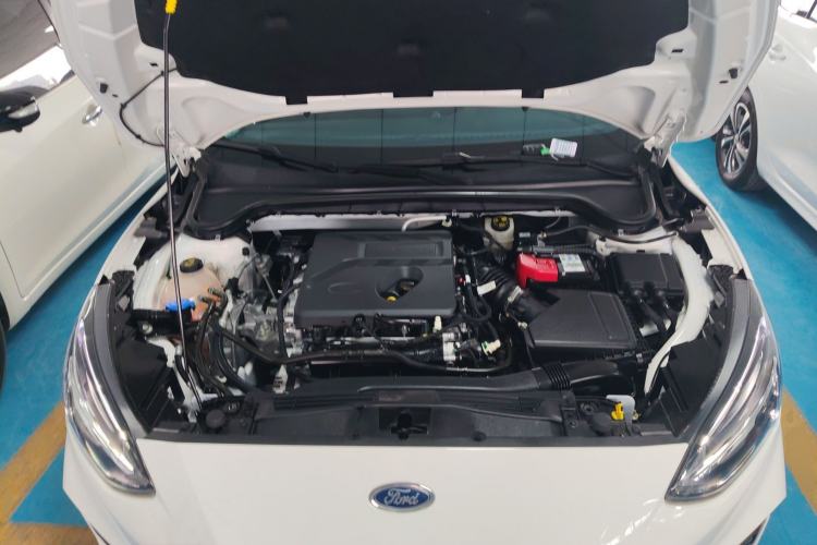 Used Ford Focus 2021 Hatchback EcoBoost 180 Automatic Titanium Edition Engine Bay