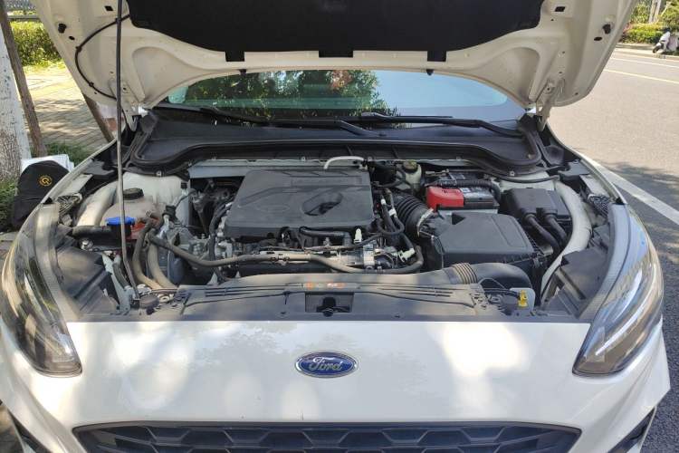 Used Ford Focus 2021 Hatchback EcoBoost 180 Automatic Titanium Edition Engine Bay