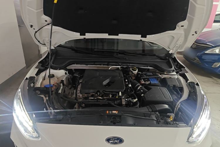 Used Ford Focus 2021 Hatchback EcoBoost 180 Automatic Titanium Edition Engine Bay