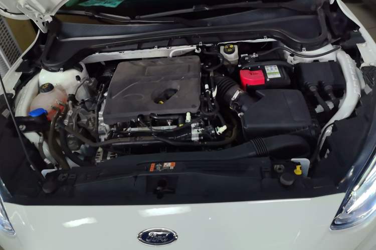 Used Ford Focus 2021 Hatchback EcoBoost 180 Automatic Titanium Edition Engine Bay