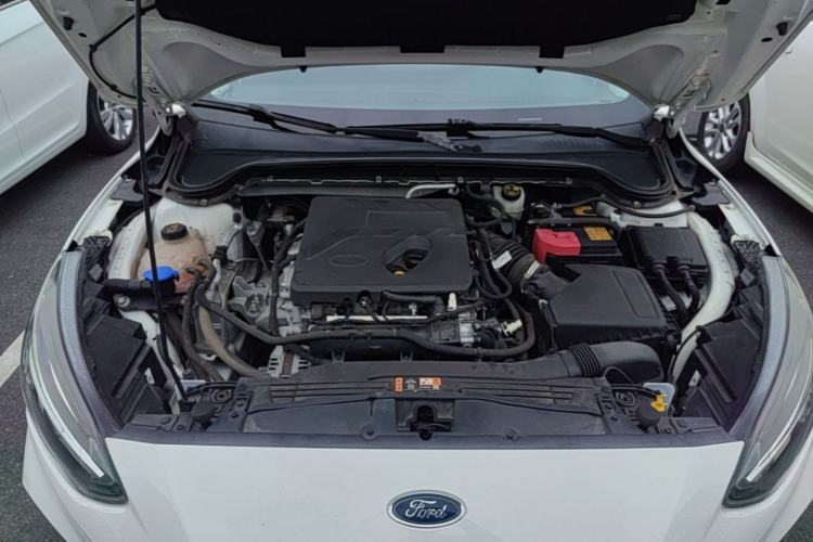 Used Ford Focus 2021 Hatchback EcoBoost 180 Automatic Titanium Edition Engine Bay