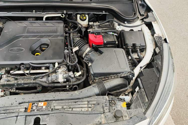 Used Ford Focus 2021 Sedan EcoBoost 180 Automatic Trendy Model Engine Bay Left