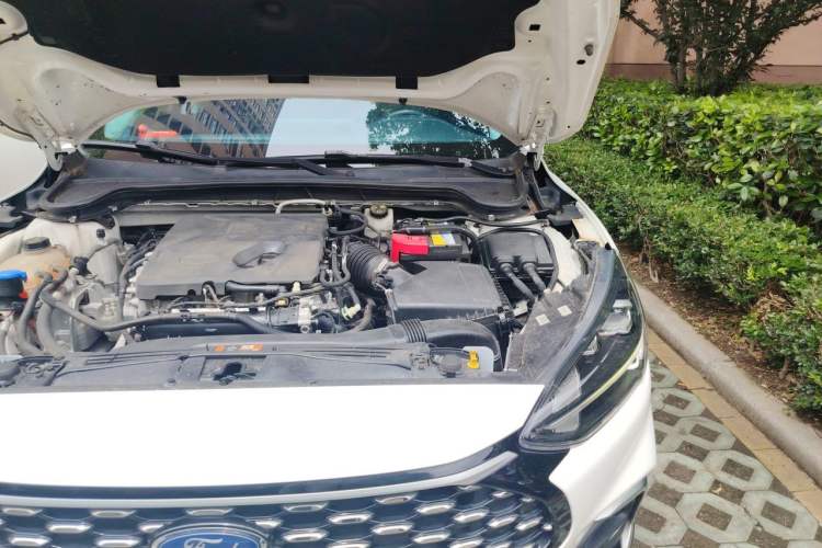 Used Ford Focus 2021 EcoBoost 180 Automatic Hunter Edition Engine Bay Left