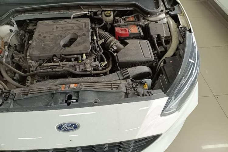Used Ford Focus 2021 Hatchback EcoBoost 180 Automatic Titanium Edition Engine Bay Left