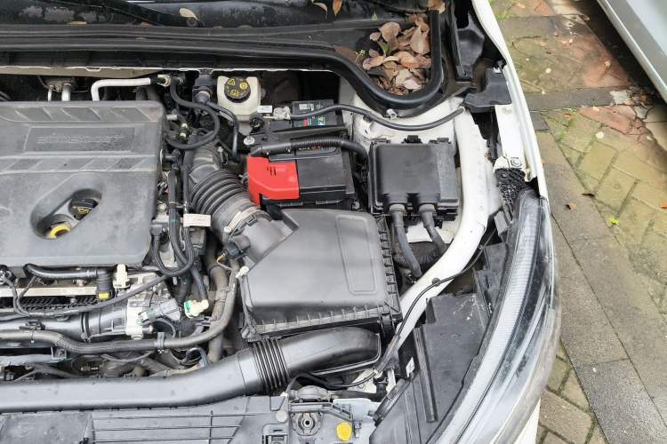 Used Ford Focus 2021 Hatchback EcoBoost 180 Automatic Titanium Edition Engine Bay Left