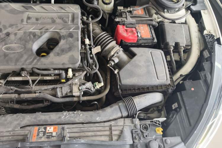 Used Ford Focus 2021 Hatchback EcoBoost 180 Automatic Titanium Edition Engine Bay Left